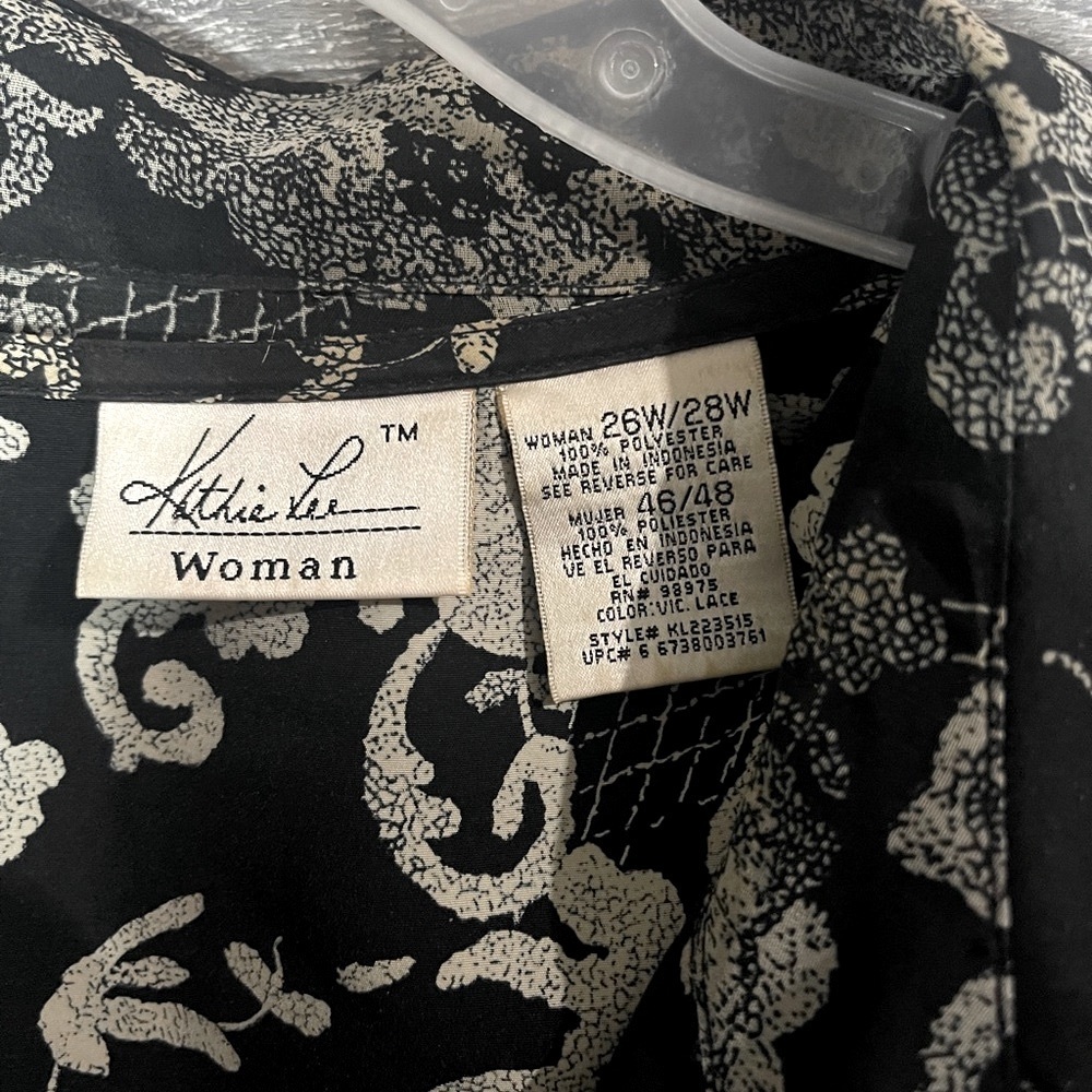 Kathie Lee Collection Black and White Artistic Blouse - Picture 3 of 5